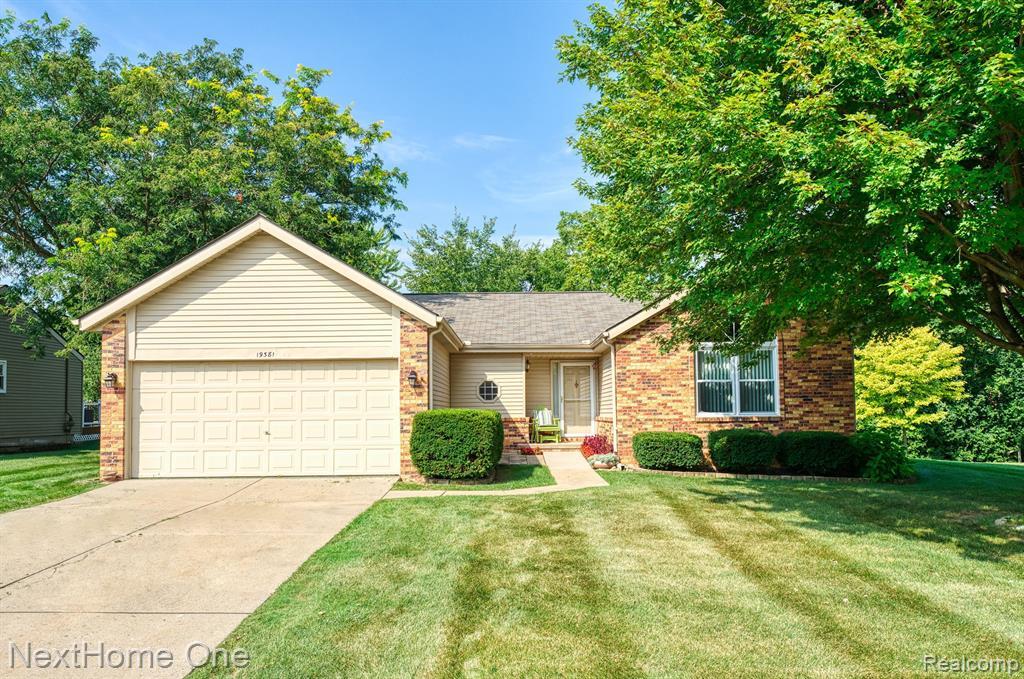 Property Photo: 19381 Cardene Way MI 48167 3197