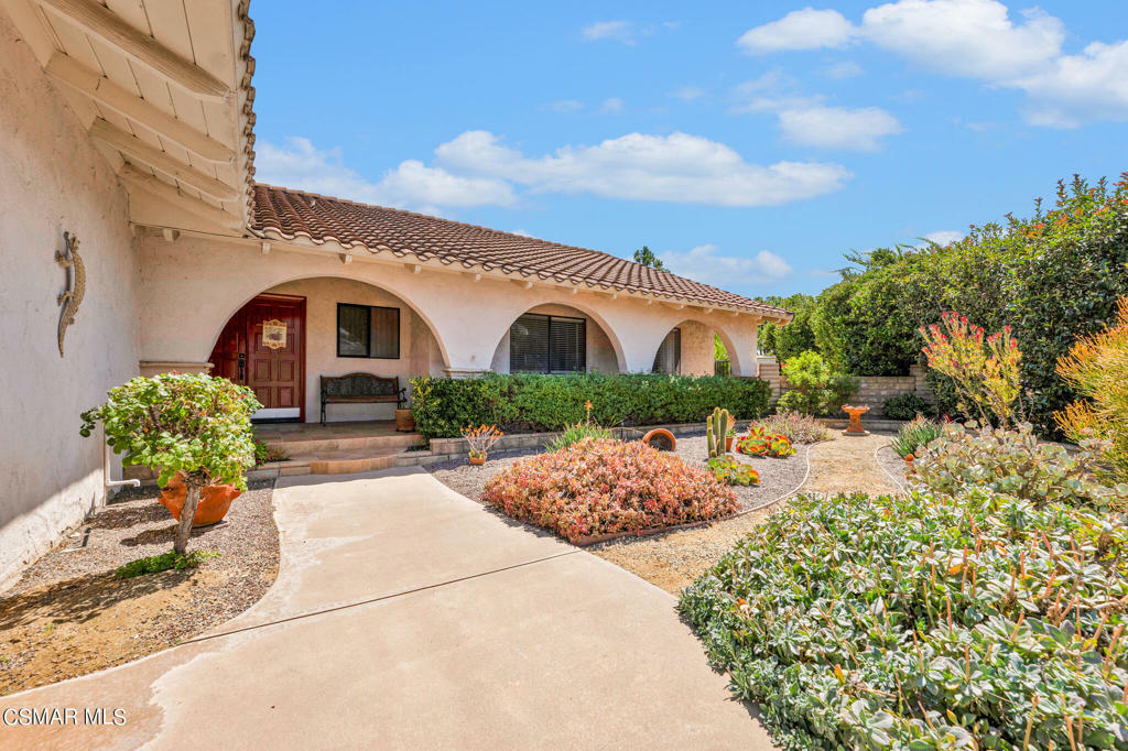 Property Photo:  4418 Zocalo Circle  CA 91360 