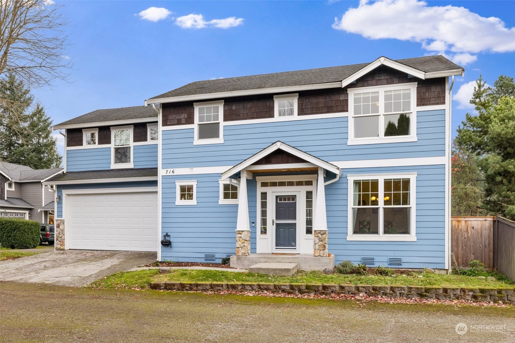 Property Photo:  716 Stratford Place SE  WA 98294 