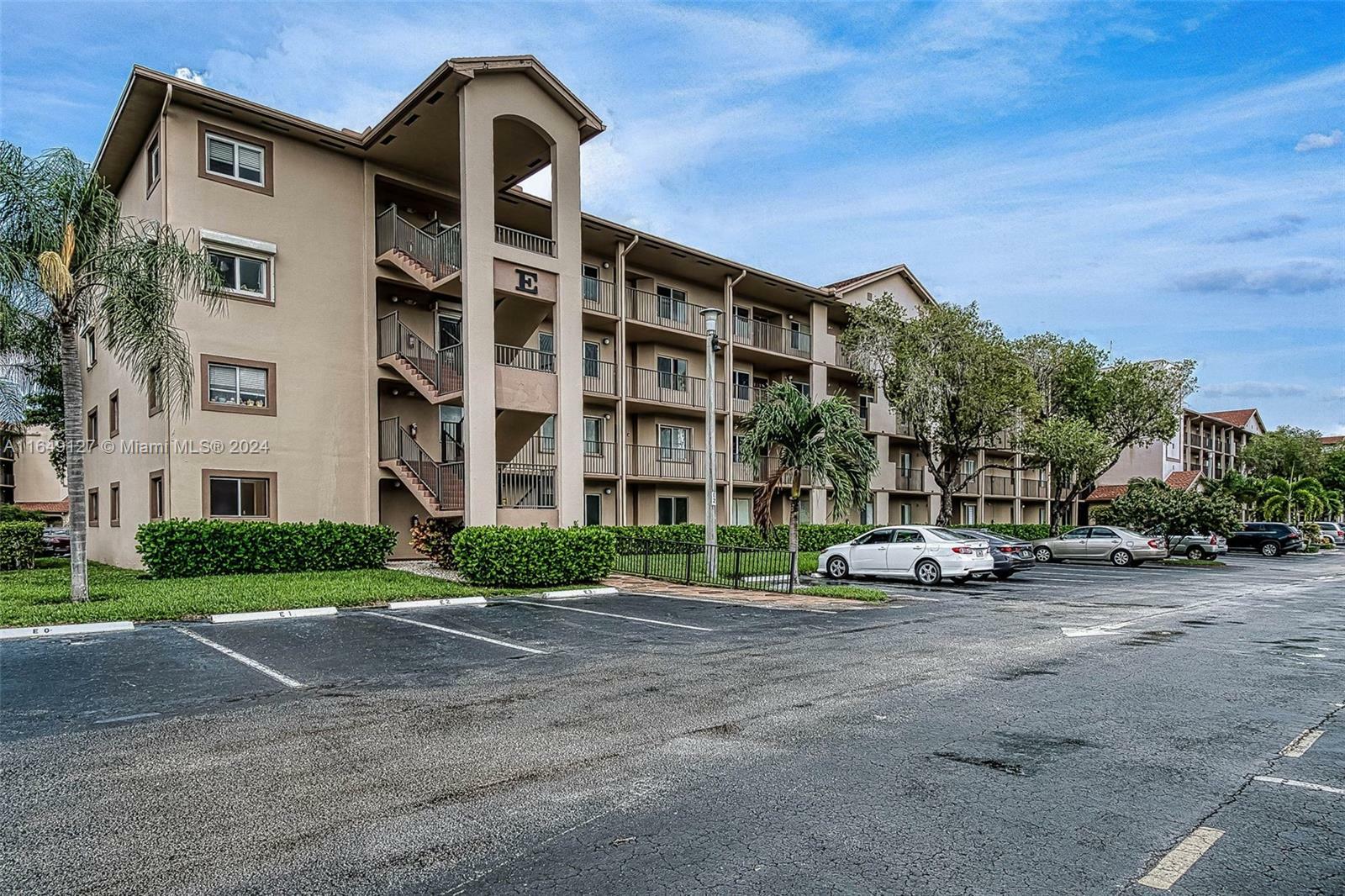 Property Photo:  1200 SW 137th Ave 112E  FL 33027 