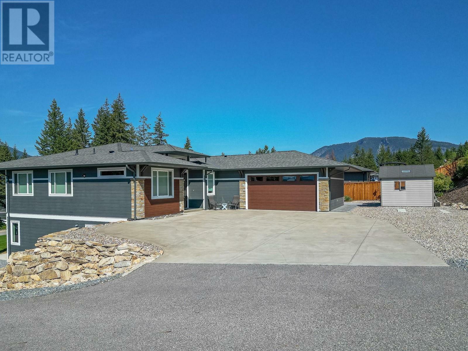 Property Photo:  4280 20 Street Northeast  BC V1E 0C9 