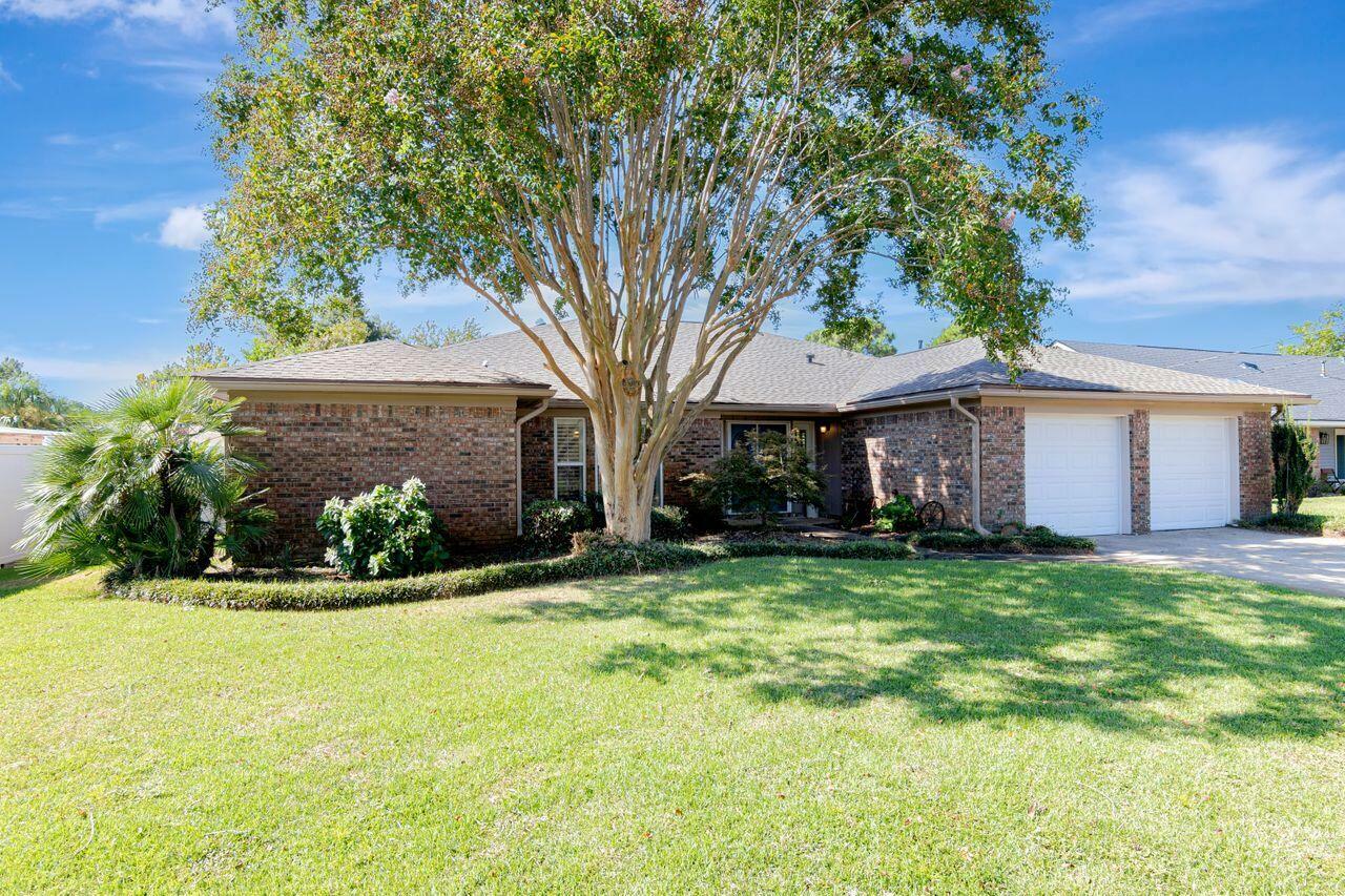 Property Photo:  480 Brian Circle  FL 32569 