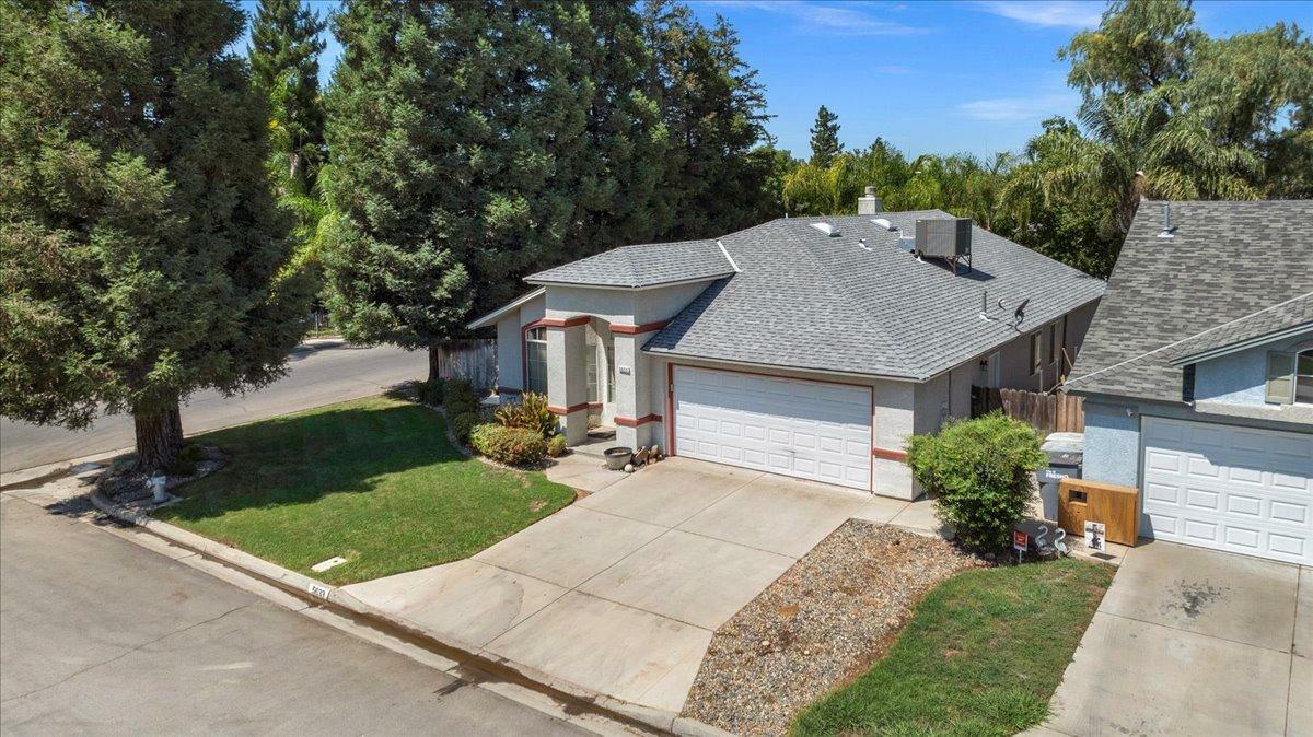 Property Photo:  5633 N Delbert Avenue  CA 93722 