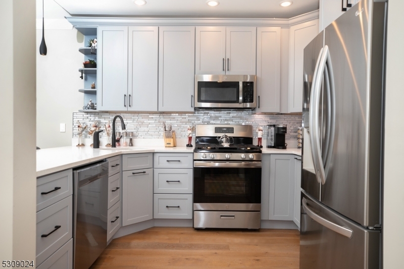 Property Photo: 207 Fischer Ct 207 NJ 07866