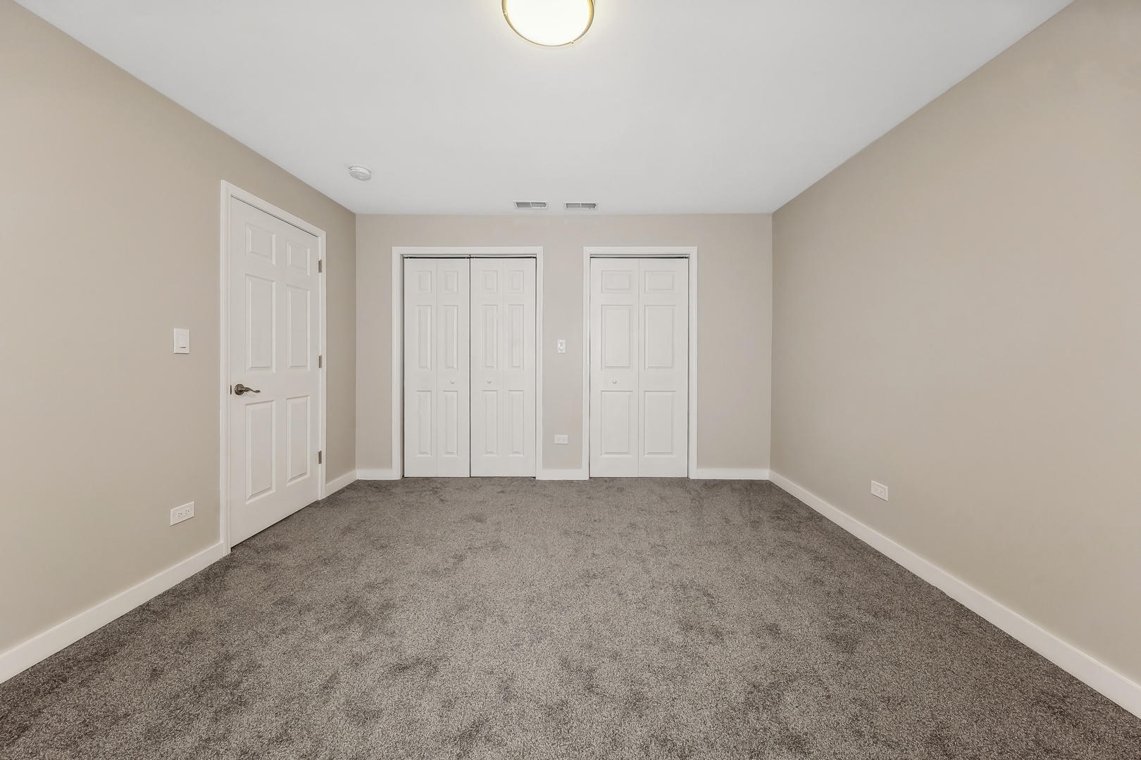 Property Photo:  7007 S East End Avenue B  IL 60649 