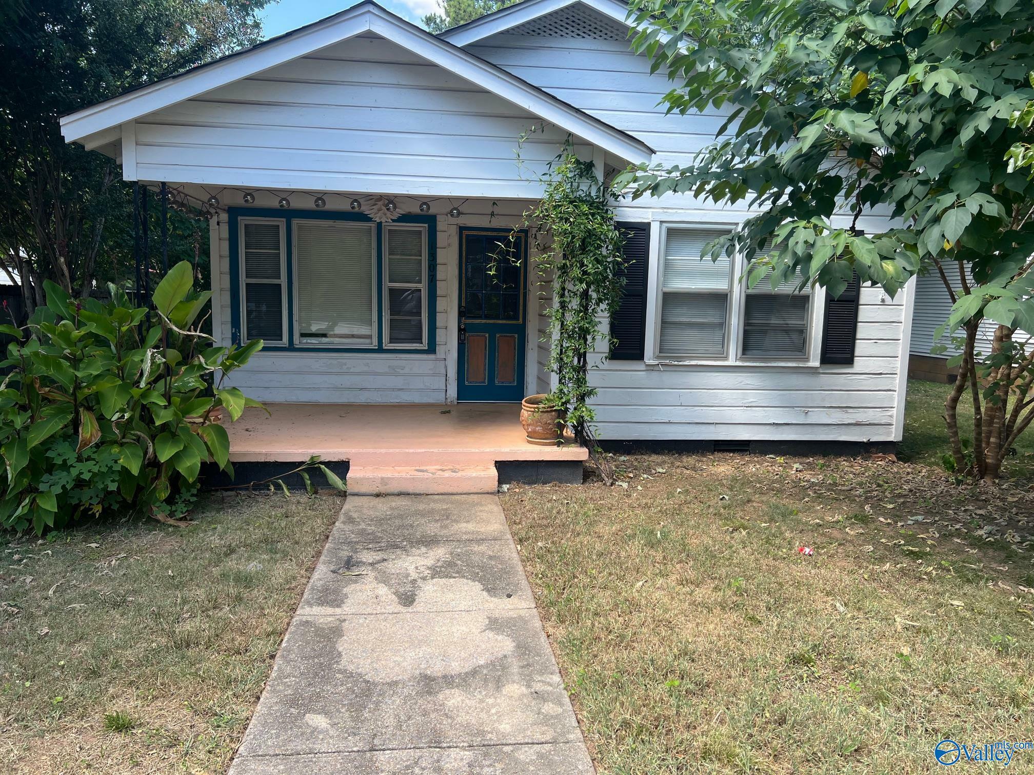 Property Photo:  1307 NE Stevens Avenue  AL 35801 