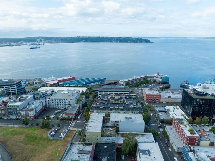 2440  Western Avenue 704  Seattle WA 98121 photo