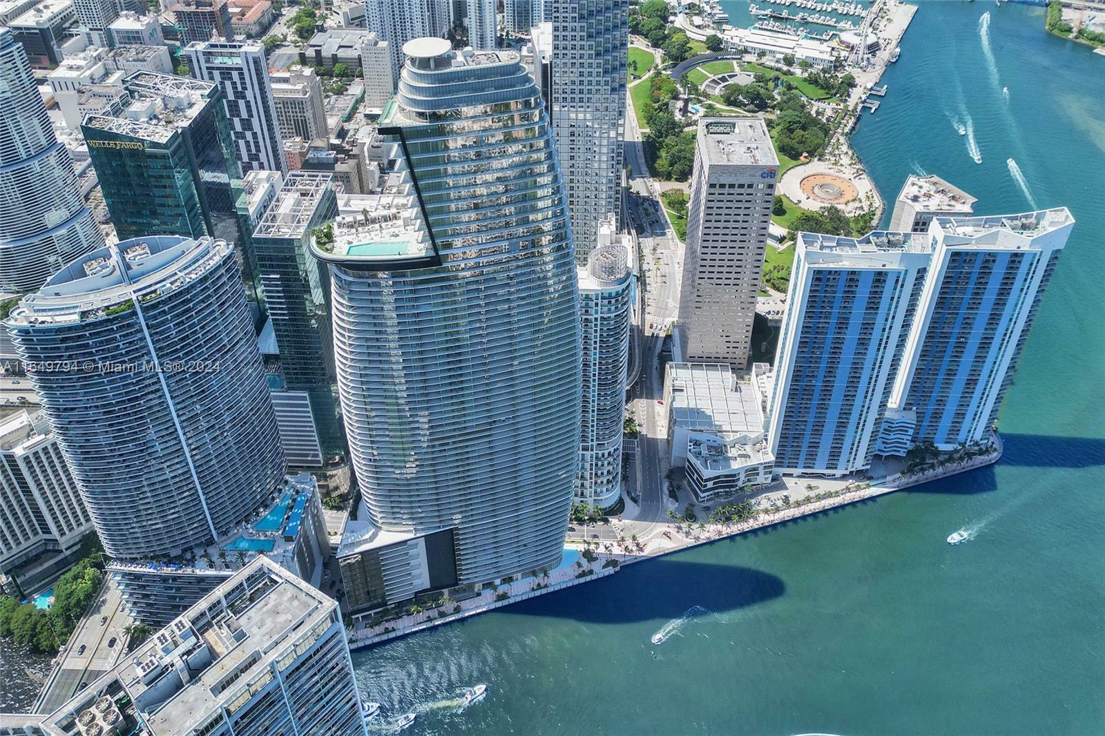 Property Photo:  300 Biscayne Blvd Way 2609  FL 33131 