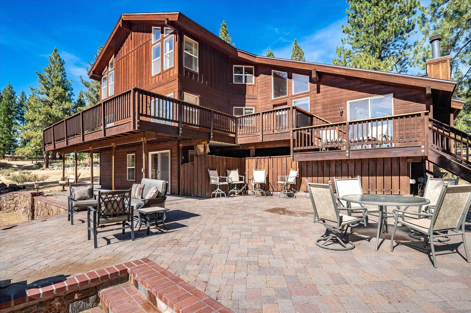 Property Photo: 16095 Woodbridge Court CA 96161-1645