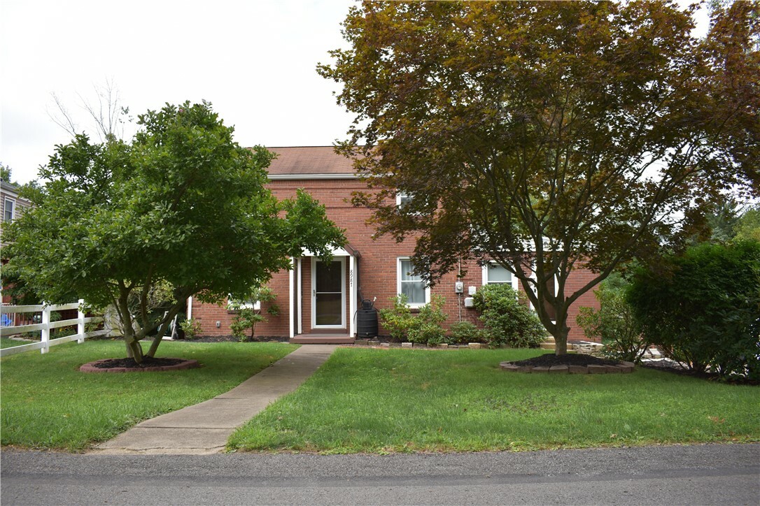 Property Photo:  8987 Eastview Dr  PA 15101 