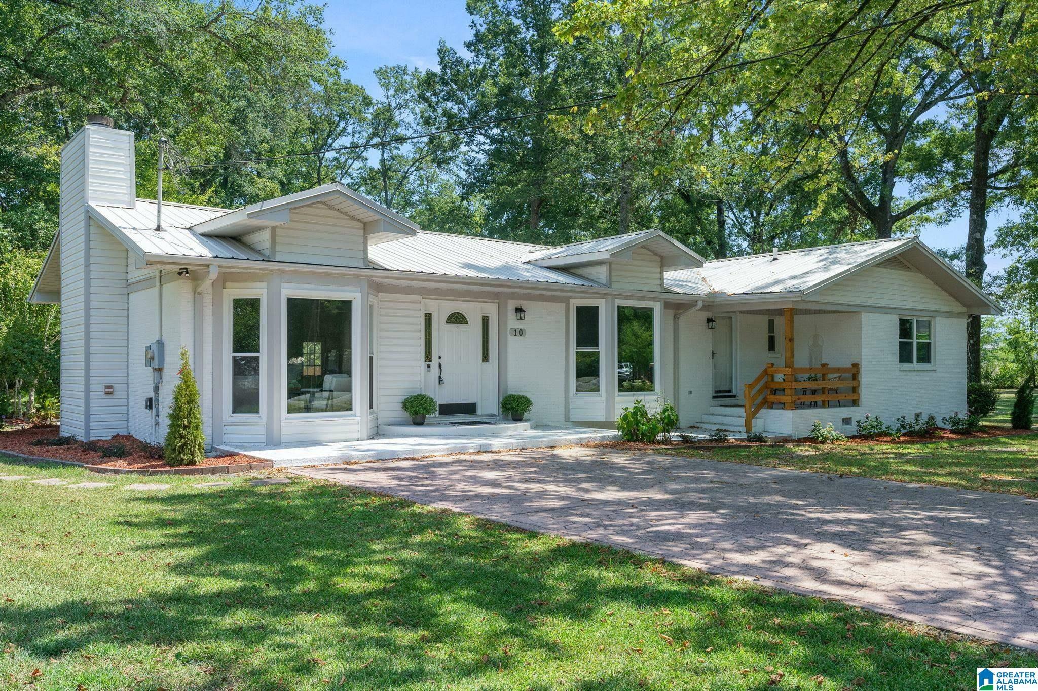Property Photo: 10 Dunwar Drive AL 35040
