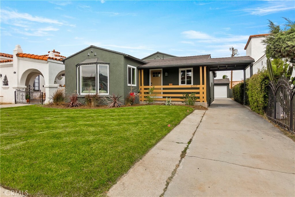 Property Photo:  3207 W 78th Place  CA 90043 