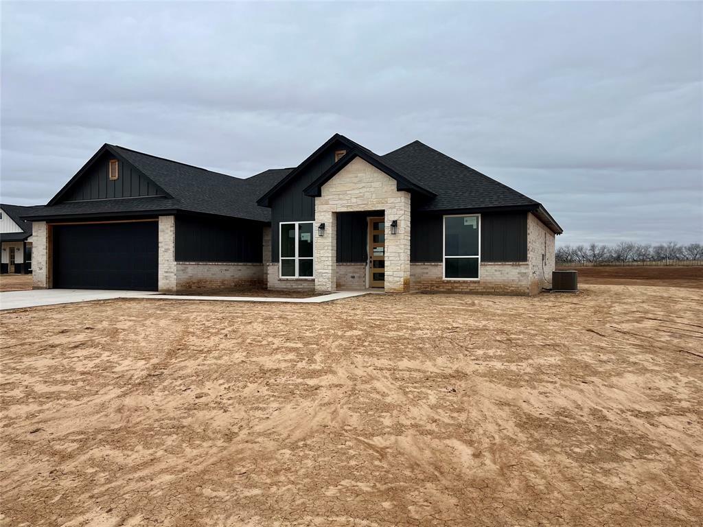 Property Photo:  205 Jimmy Lane  TX 76066 