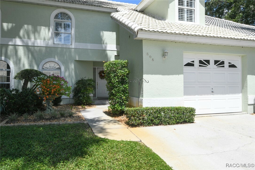 Property Photo:  808 Lanark Court  FL 34453 