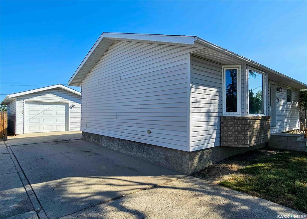 Property Photo:  309 7th Avenue W  SK S0L 2V0 