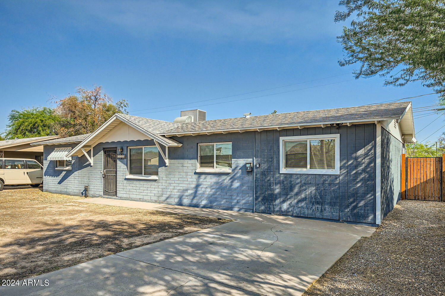 Property Photo:  1118 W 10th Street  AZ 85281 