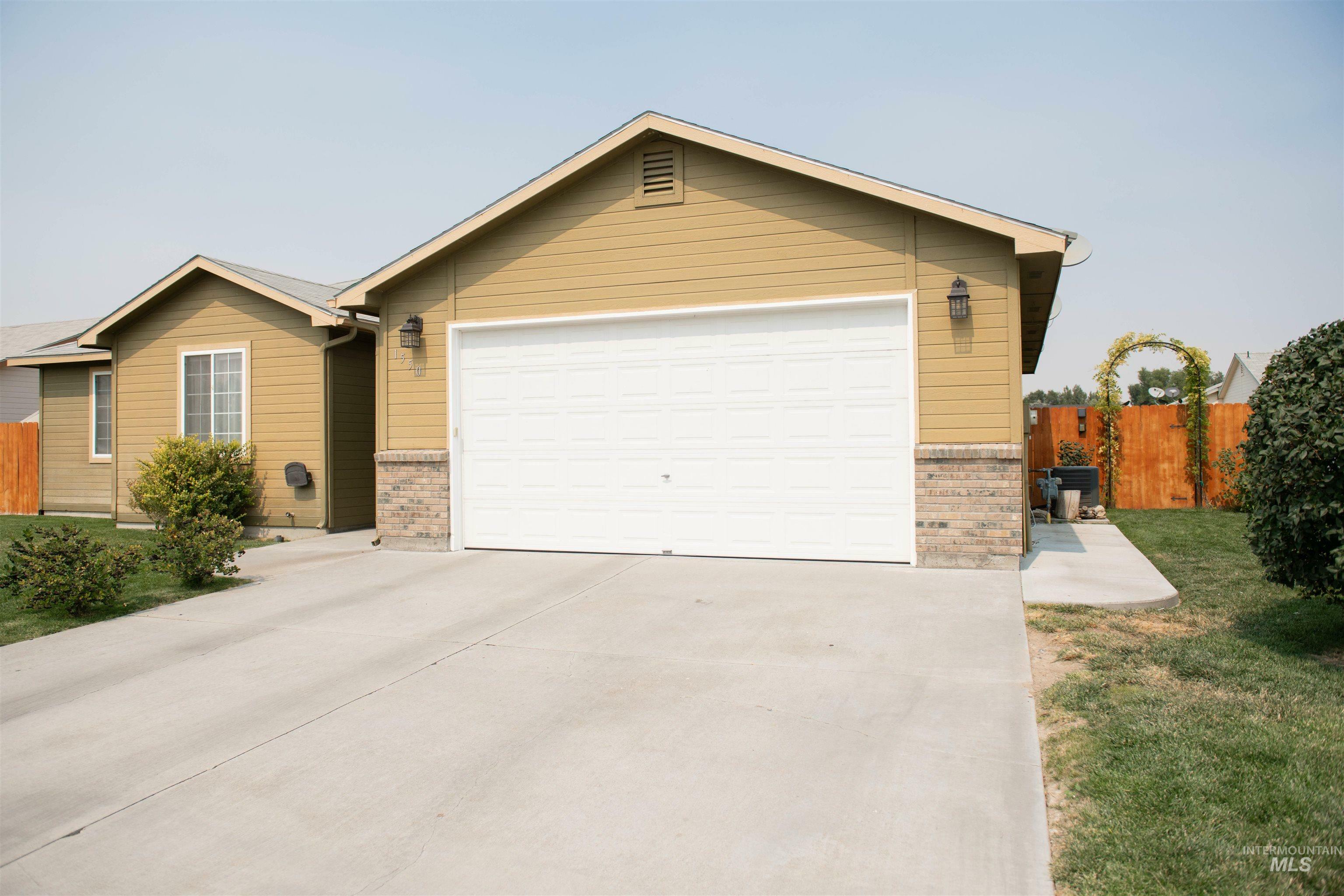 Property Photo:  1550 Peregrine Dr.  ID 83647 