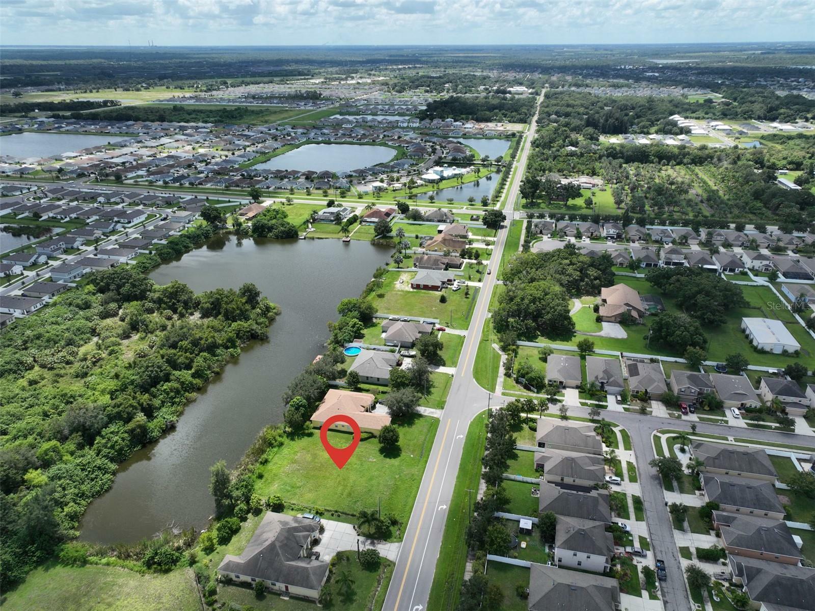 Property Photo:  1102 6th Street SE  FL 33570 