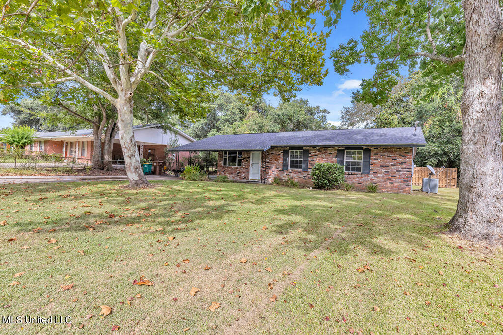 Property Photo:  216 Buena Vista Drive  MS 39560 