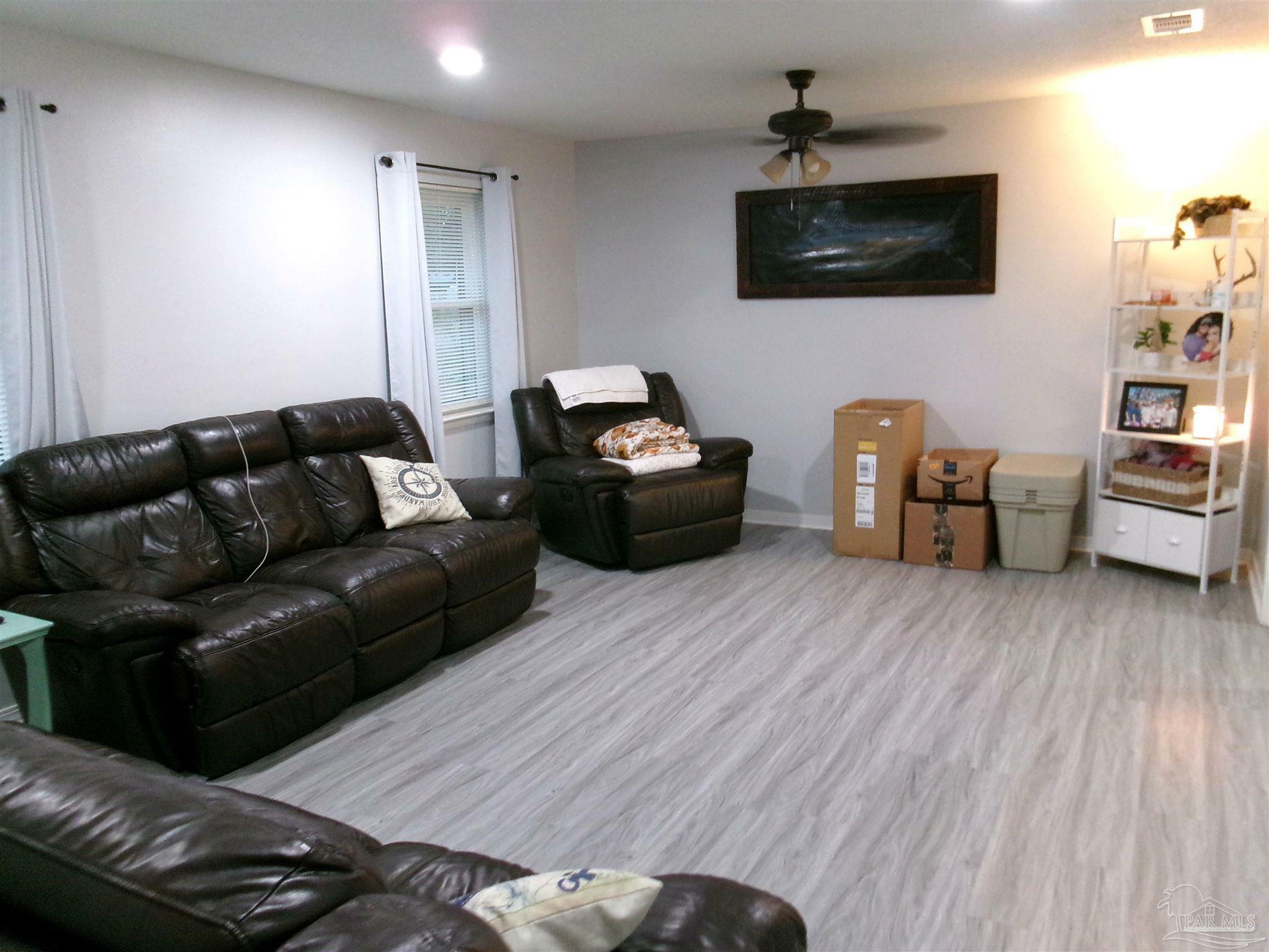 Property Photo:  1555 E Hayes St  FL 32503 