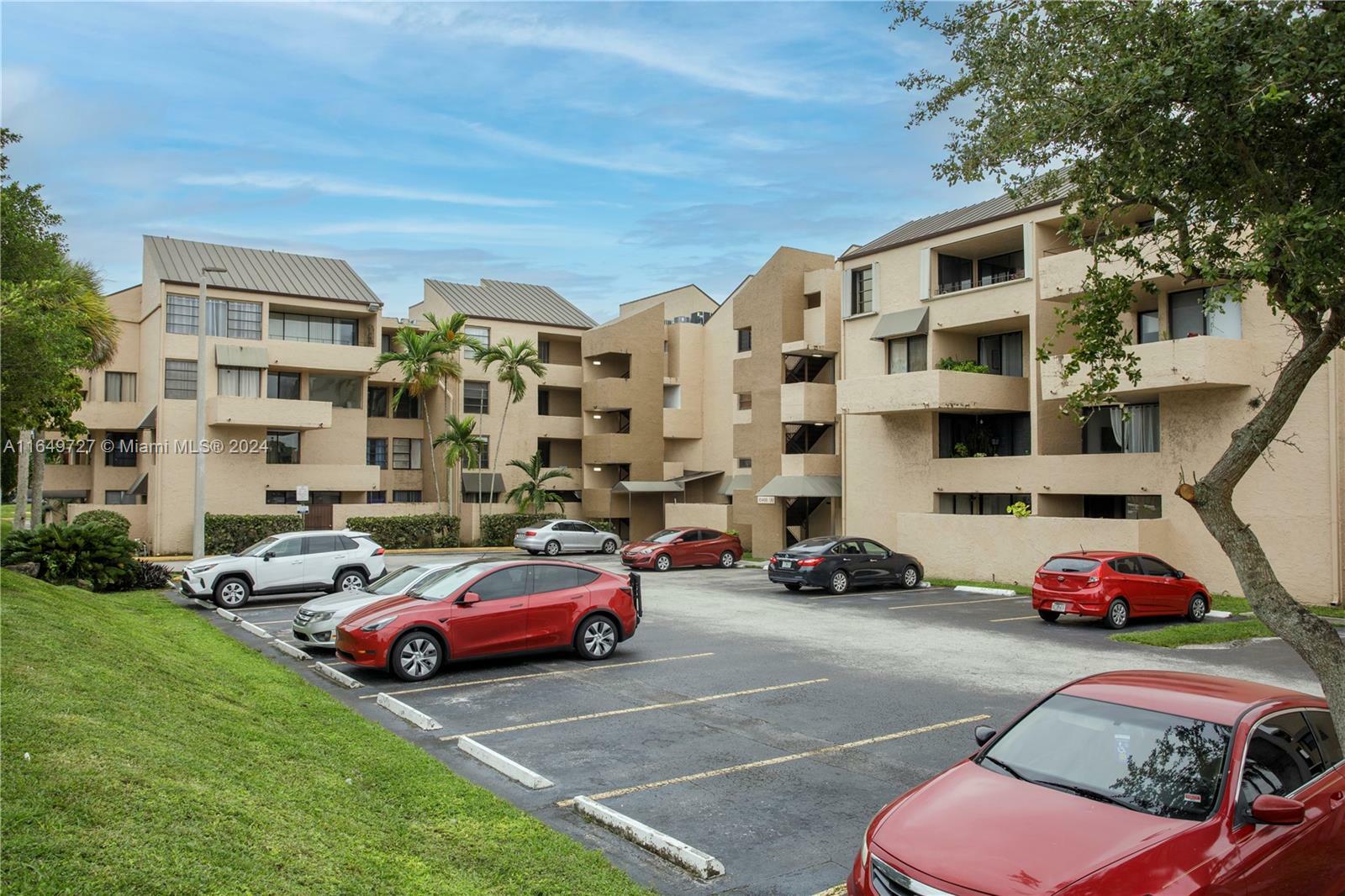 Property Photo:  10400 SW 108th Ave A203  FL 33176 