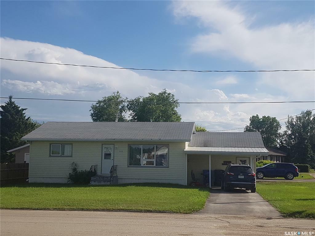 909 Assiniboia Avenue  Stoughton SK S0G 4T0 photo