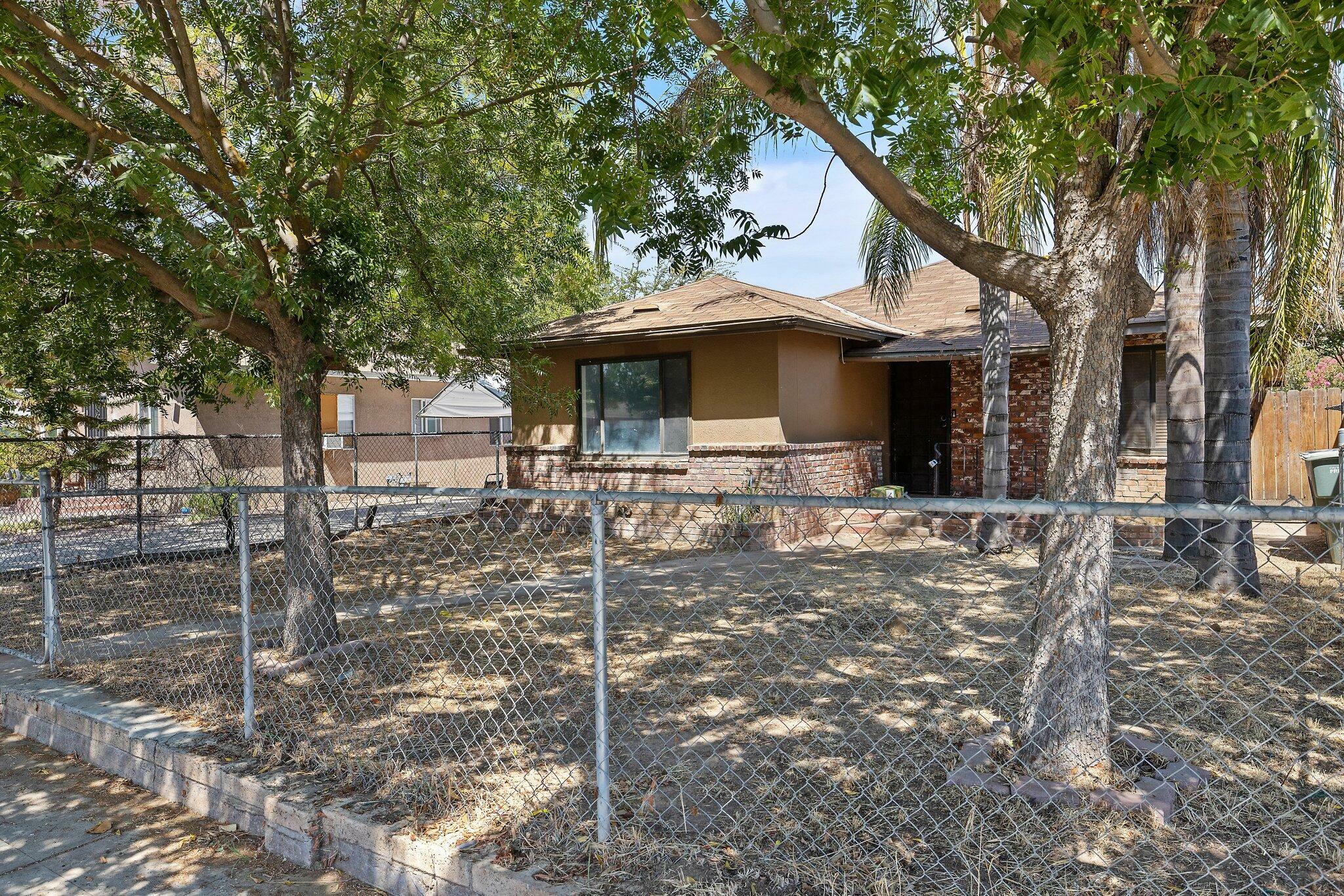 Property Photo:  336 W Pinedale Avenue  CA 93650 