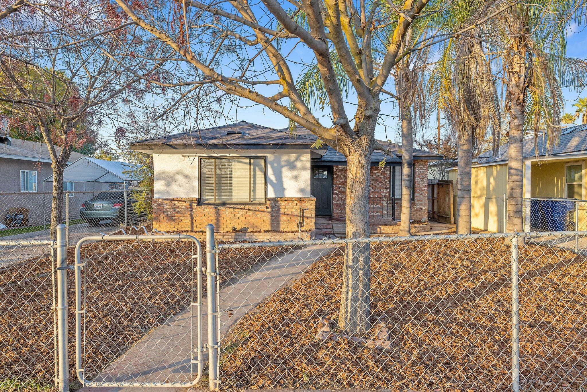 Property Photo:  336 W Pinedale Avenue  CA 93650 