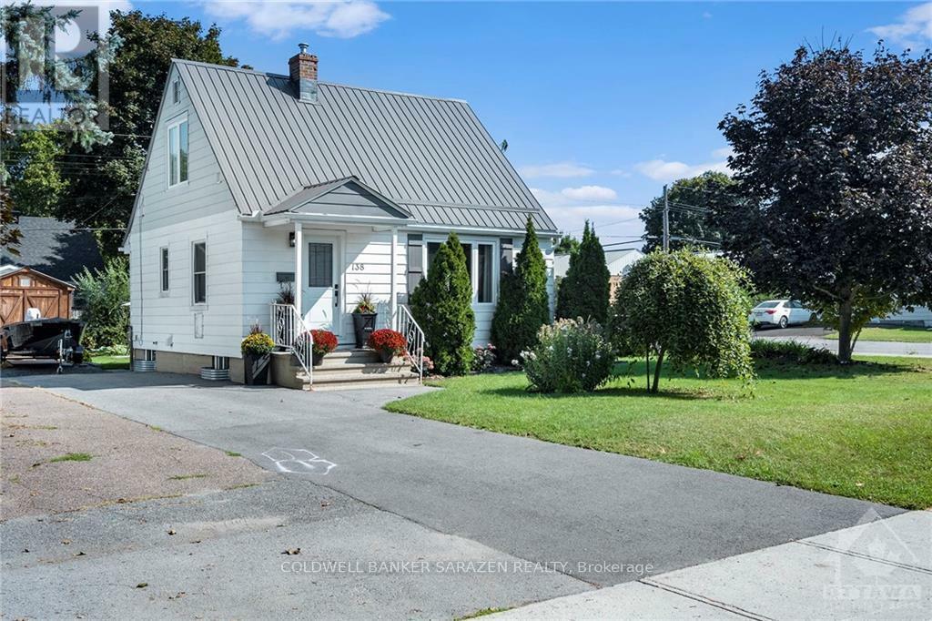 Property Photo:  138 Second Avenue  ON K7S 1Y2 