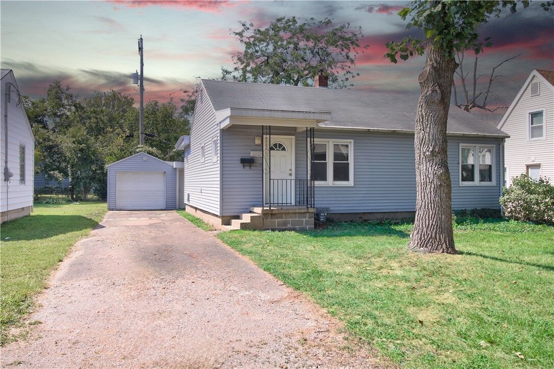 Property Photo:  1414 14th Street  IL 61920 