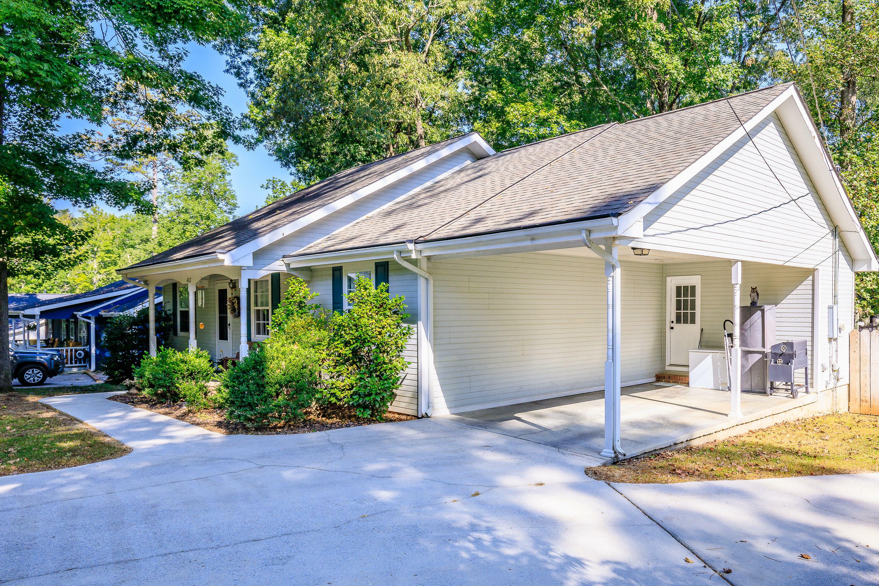 Property Photo:  402 Park St  GA 30728 