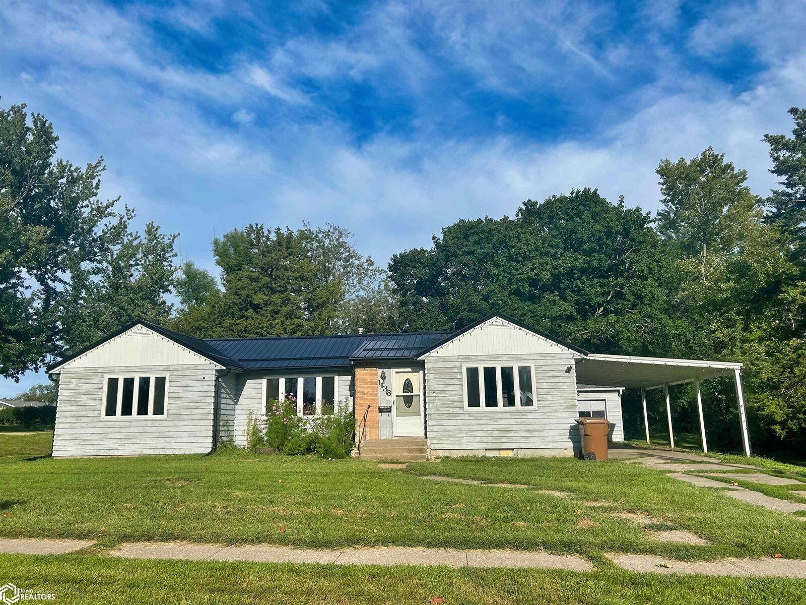 Property Photo:  1136 Prairie Street  IA 50112 