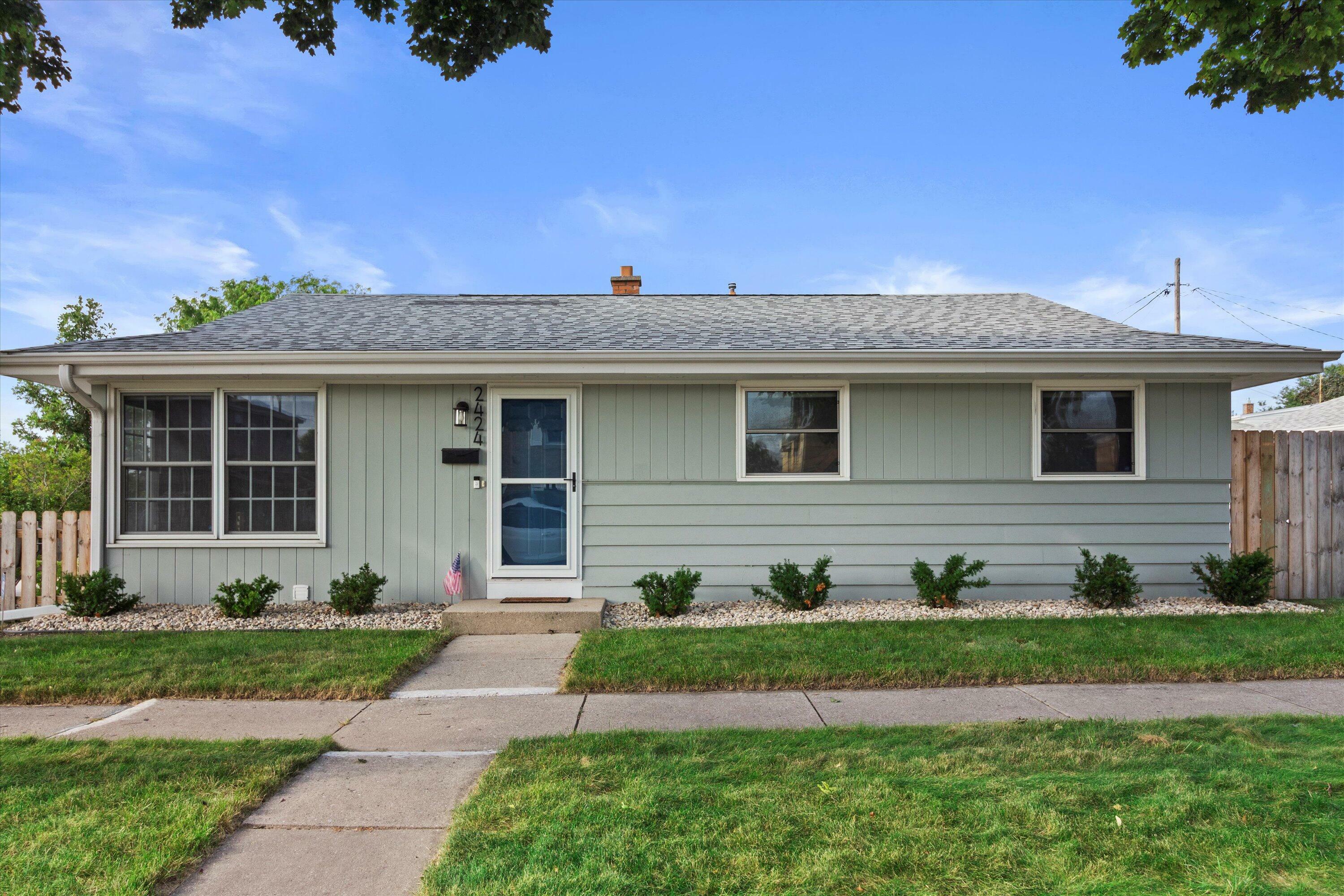 Property Photo:  2424 W Tripoli Ave  WI 53221 