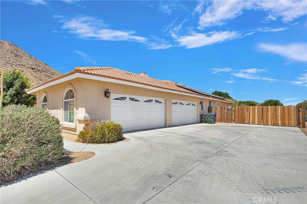 Property Photo:  20340 Yuma Road  CA 92307 