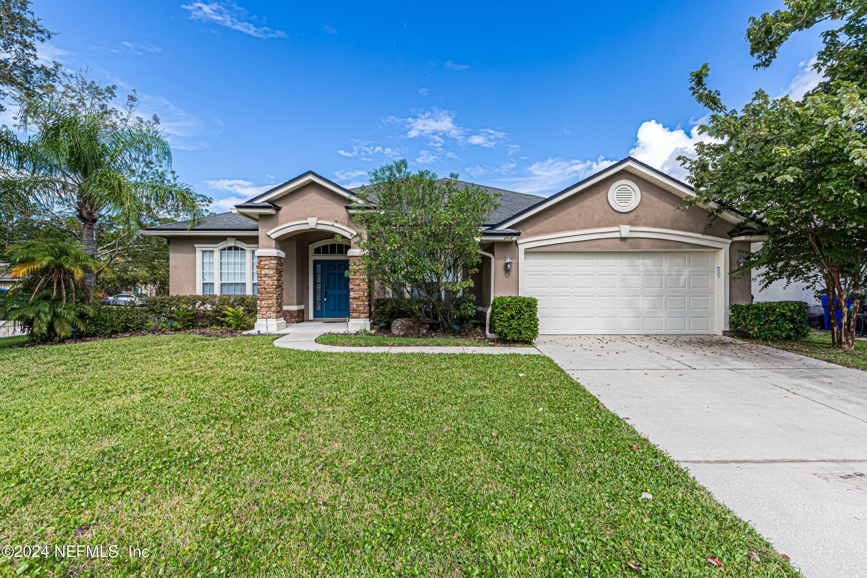 Property Photo:  208 Clear Creek Court  FL 32095 