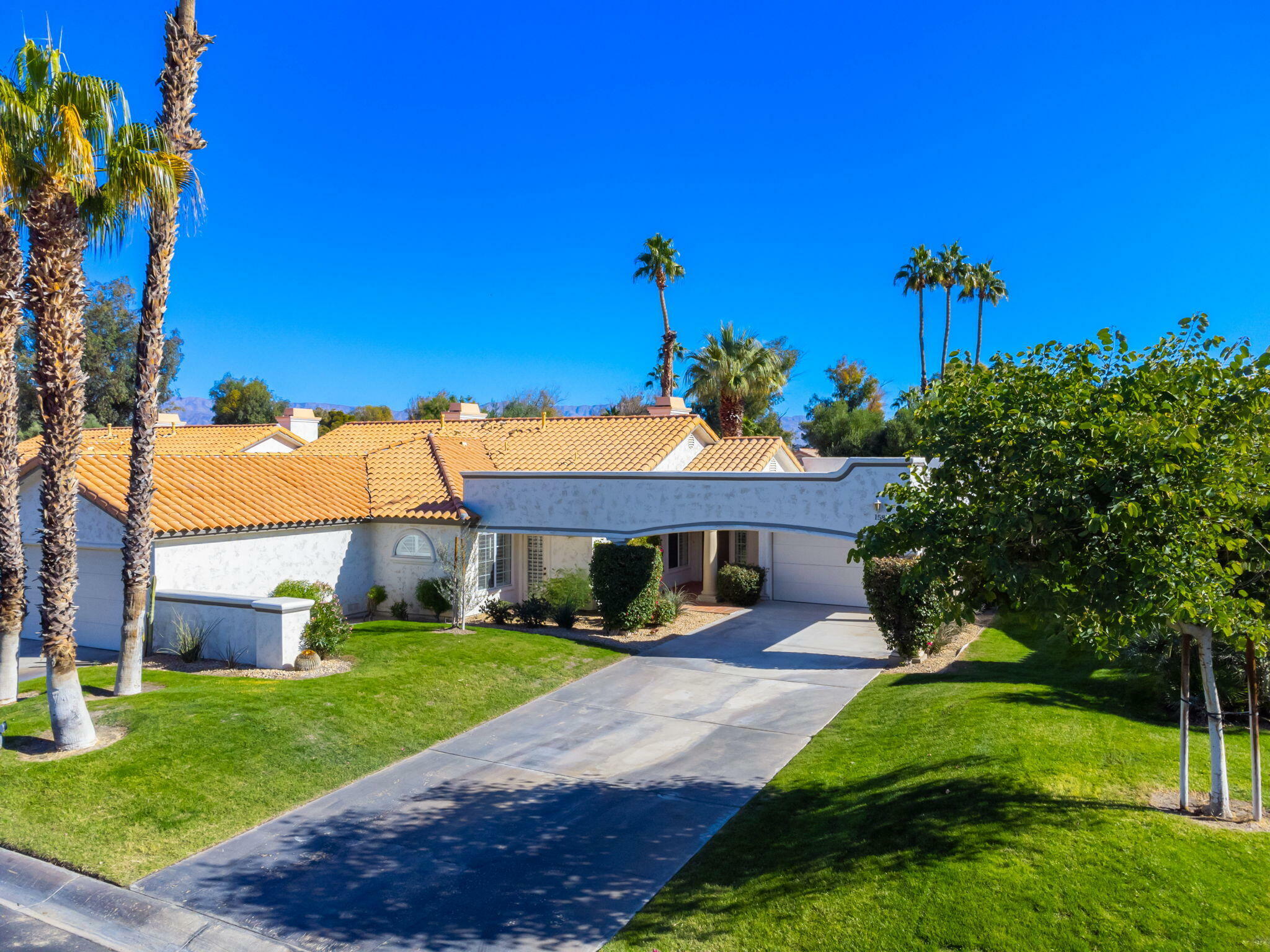 Property Photo:  158 Desert Falls Drive E  CA 92211 