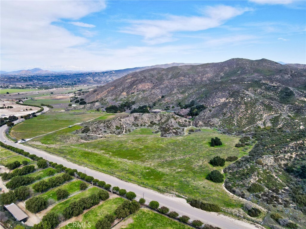 Property Photo:  39100 Pauba Road  CA 92592 