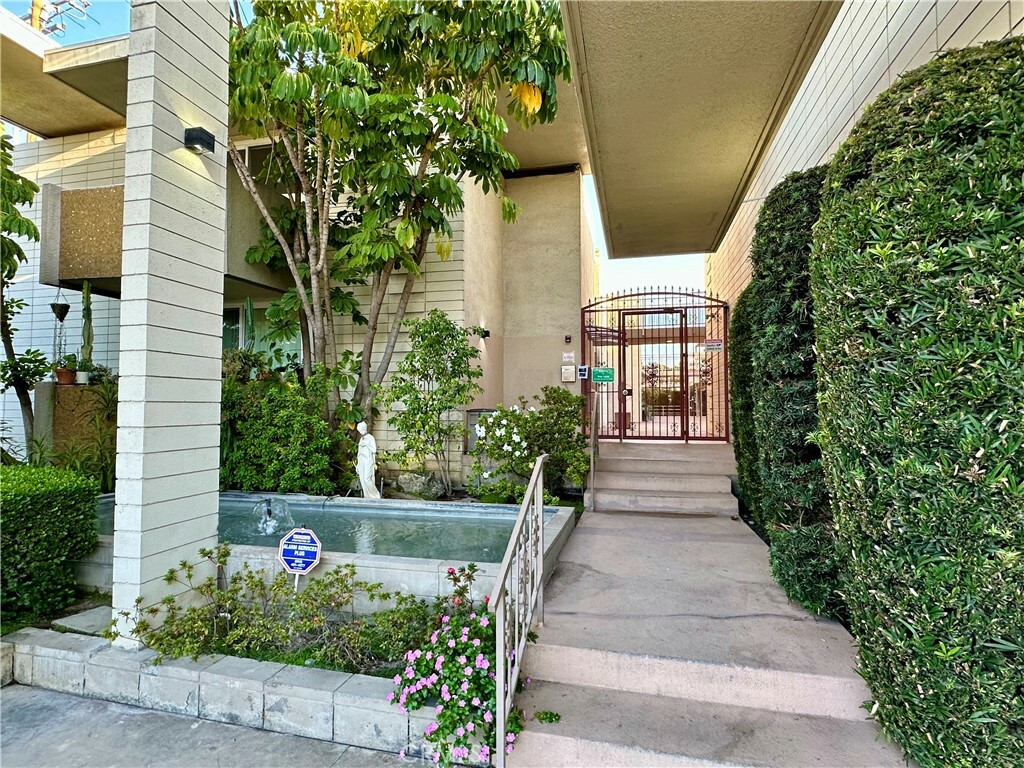 Property Photo:  1200 W Huntington Drive 2  CA 91007 