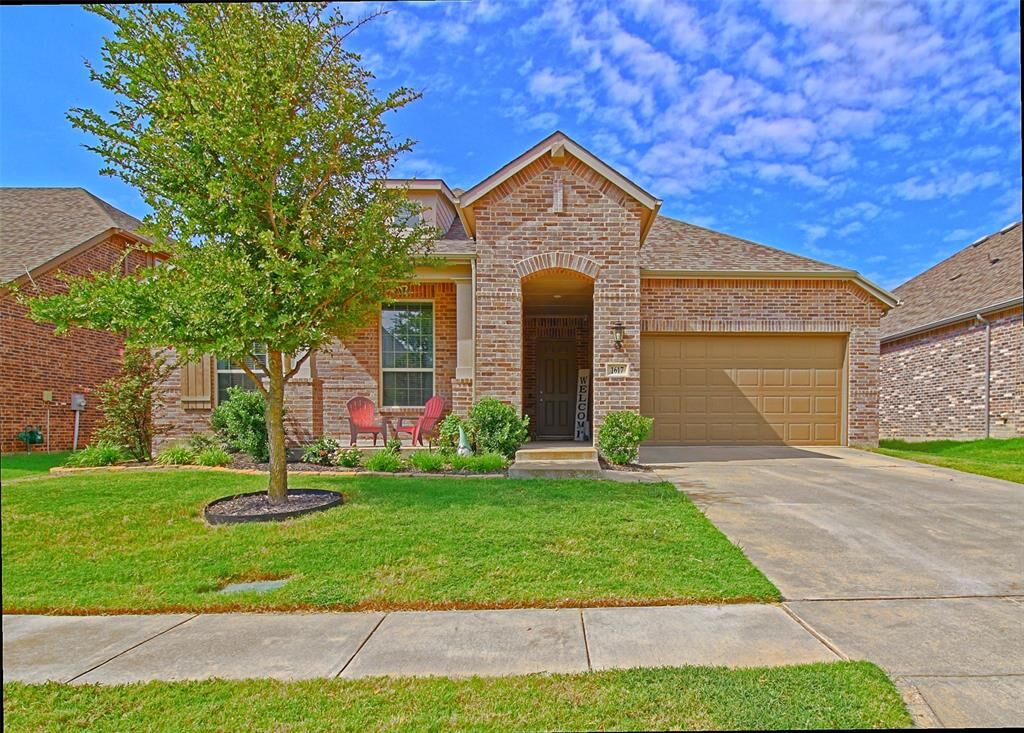 Property Photo: 1617 Pegasus Drive TX 75126