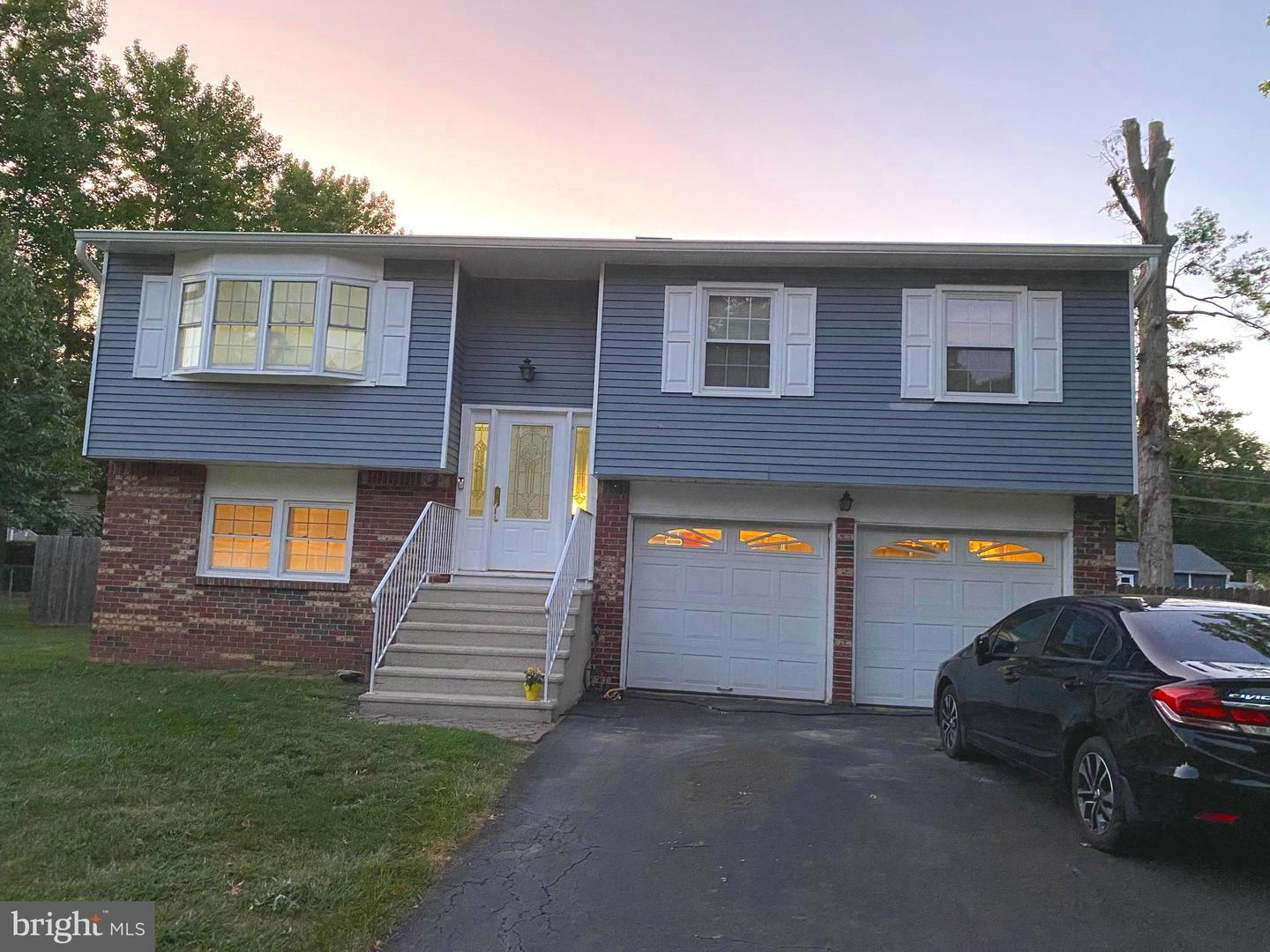 Property Photo:  20 Manor House Drive  NJ 08638 