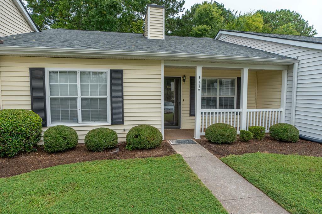 Property Photo:  1936 Springchase Way  GA 30720 