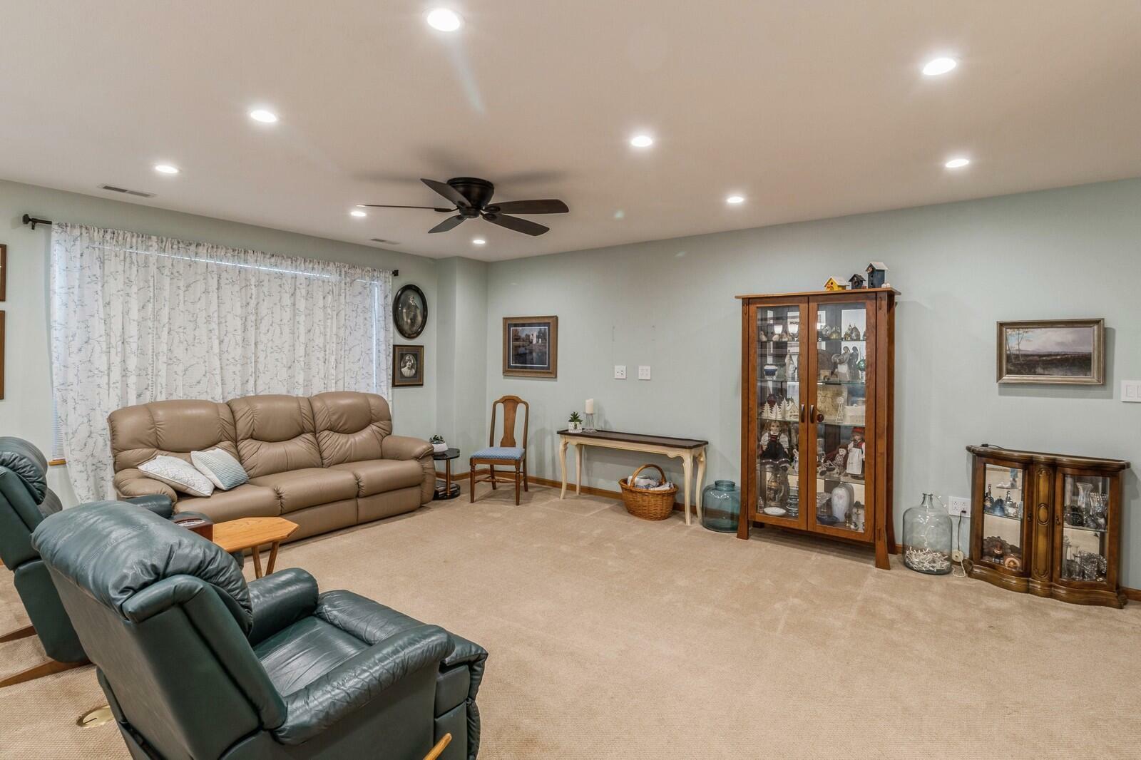 Property Photo: 522 Story Street 101 IA 50248