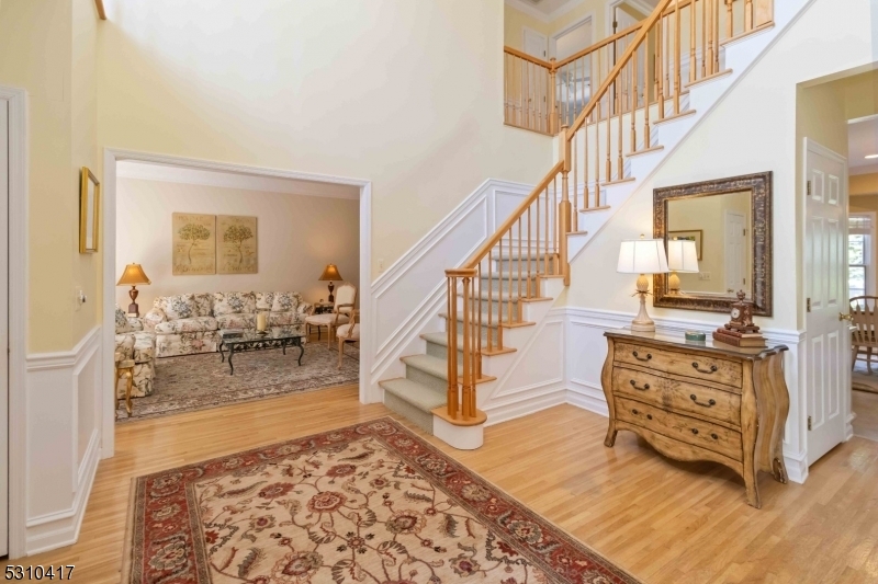 Property Photo:  8 Bedford Pl  NJ 07960 