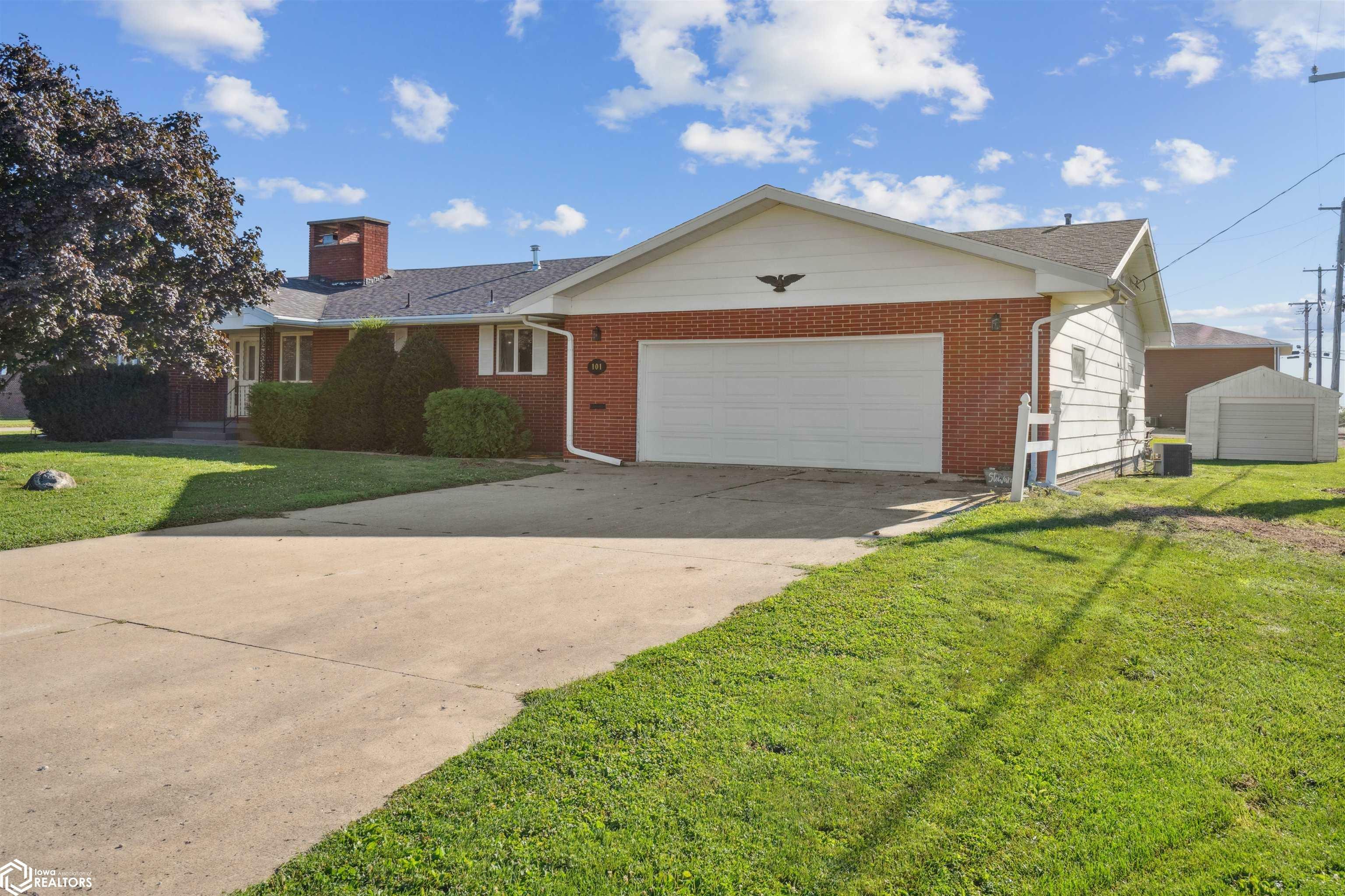 Property Photo:  101 S Jeffrey Street  IA 50142 