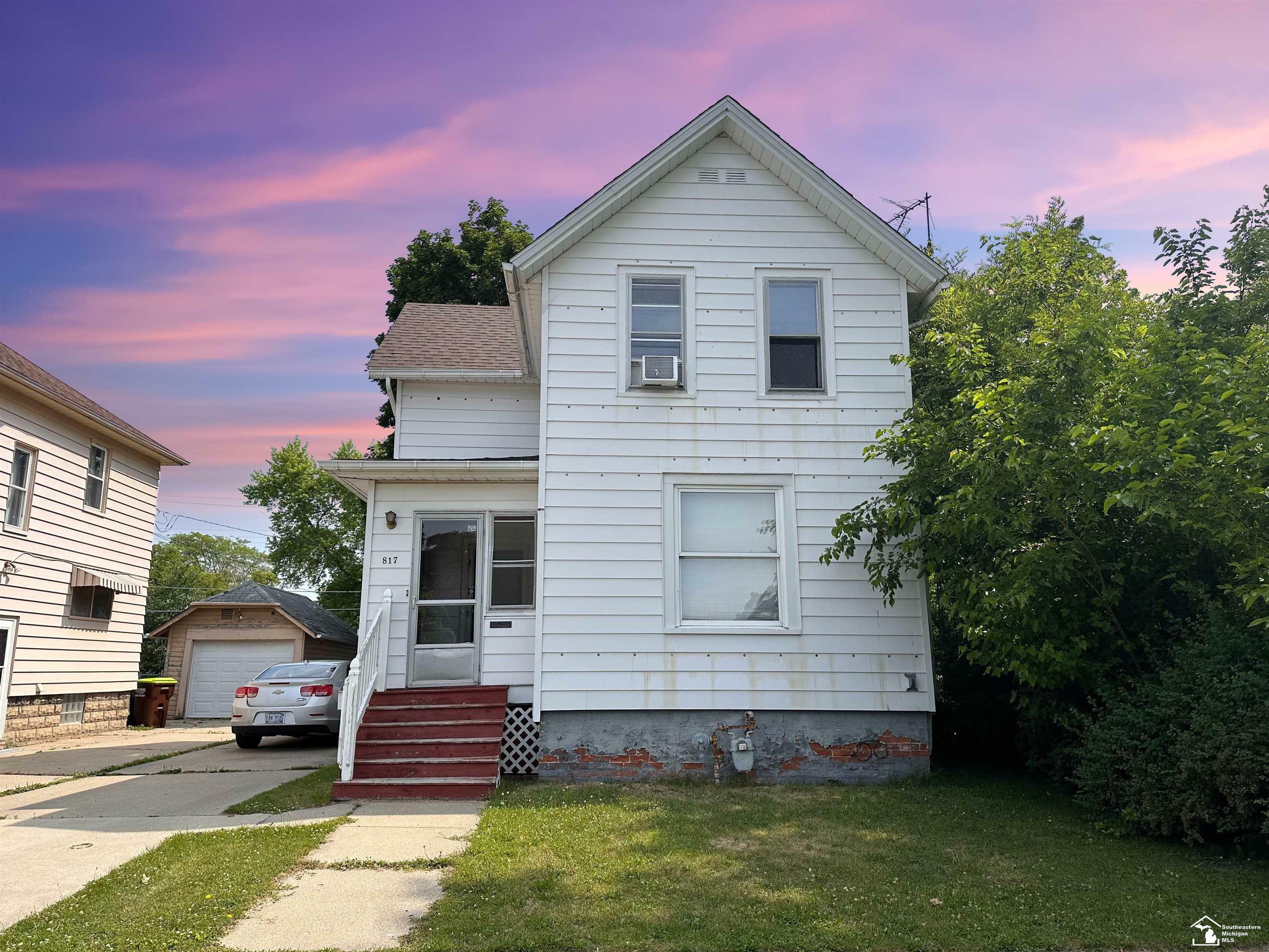 Property Photo:  817 E Fourth Street  MI 48161 