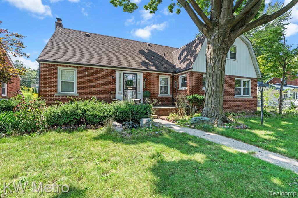 Property Photo: 7677 W Parkway Street MI 48239 1069