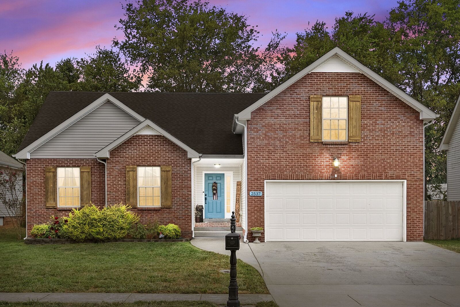 Property Photo:  2537 Centerstone Cir  TN 37040 