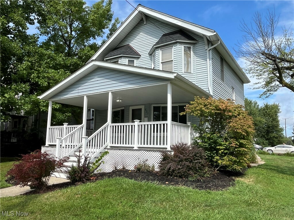 Property Photo: 937 W 58th Street OH 44004