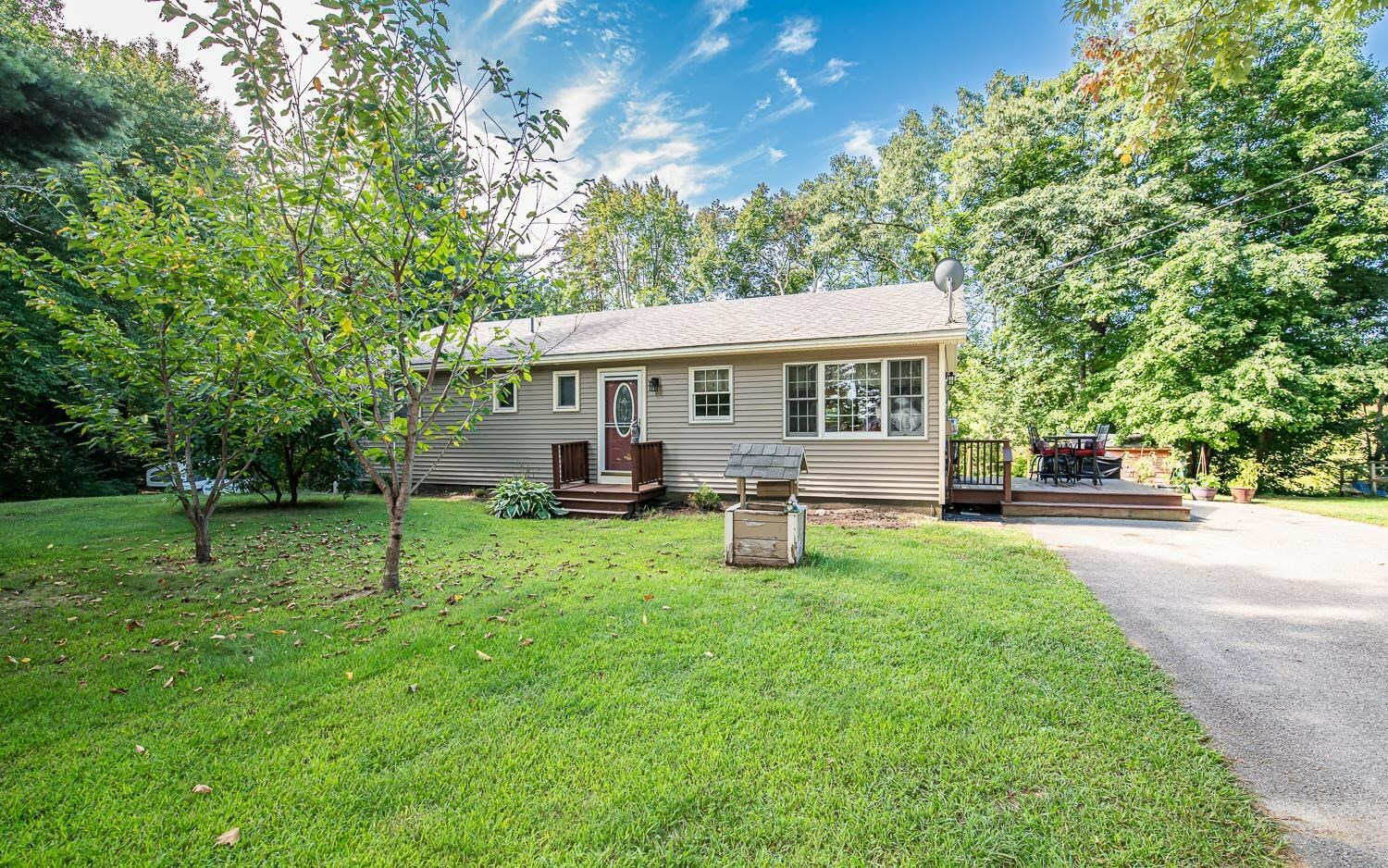 Property Photo:  4 Birch Street  NH 03848 