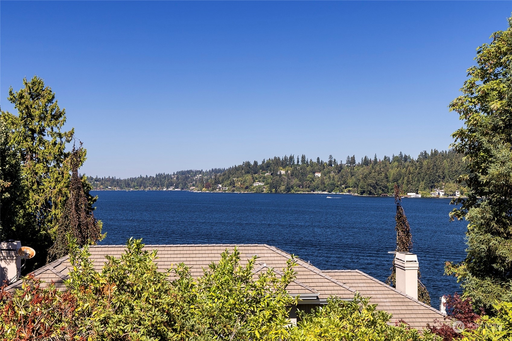 Property Photo:  9212 SE 33rd Place  WA 98040 